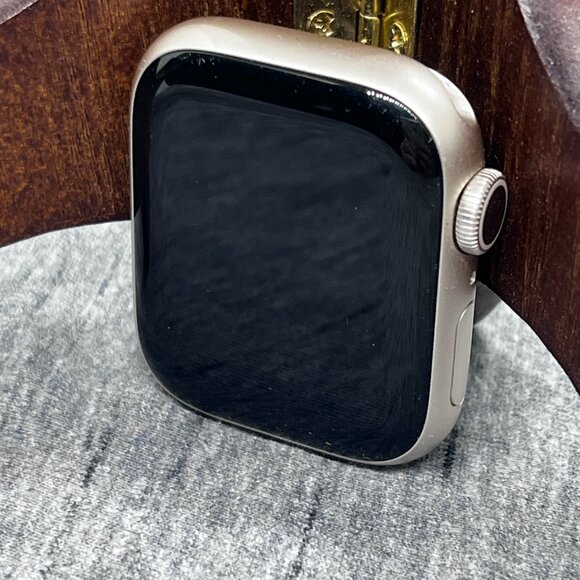 Apple Watch Series 8 41mm Silverlight - Picture 10 of 12